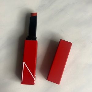 NARS POWERMATTE LIPSTICK TOO HOT TO HOLD 133 Maple red